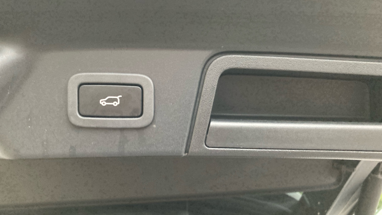 Land Rover Range Rover Velar 2.0 D200 R-Dynamic HSE 5dr Auto Diesel Estate